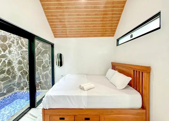 Diyanis Glamping Sekipan Tawangmangu Mitra Reddoorz Hotel